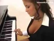 Порно лени барби у рояля