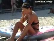 Порно ролики онлайн подглядывание на пляже в раздевалках